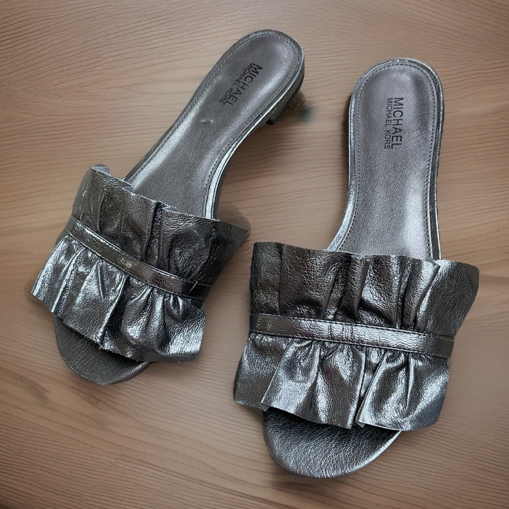 Michael Kors Sandals Sz 6.5 Flat Metallic Ruffle Leather Thong Slides Boho Gold
